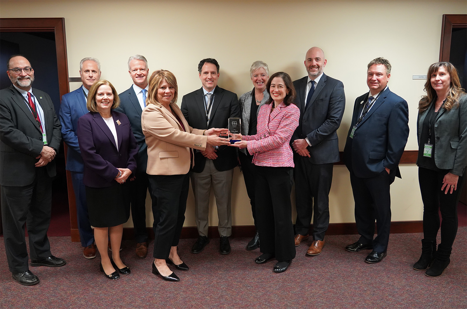 Members of Savannah Horizon Bank leadership receiving the SBA Export Lender Award